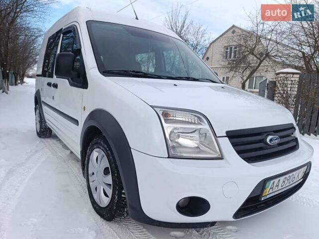 Белый Форд Транзит, объемом двигателя 1.75 л и пробегом 213 тыс. км за 5900 $, фото 1 на Automoto.ua