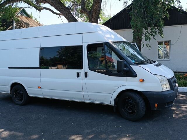 Белый Форд Транзит, объемом двигателя 2.4 л и пробегом 434 тыс. км за 9499 $, фото 1 на Automoto.ua