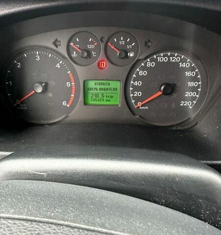 Білий Форд Транзит, об'ємом двигуна 2.2 л та пробігом 135 тис. км за 12500 $, фото 1 на Automoto.ua