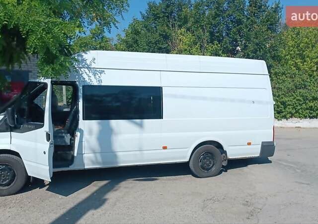 Белый Форд Транзит, объемом двигателя 2.4 л и пробегом 435 тыс. км за 9590 $, фото 1 на Automoto.ua