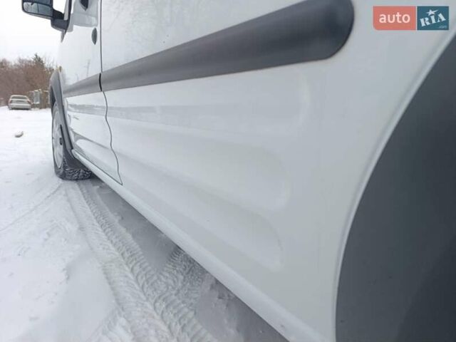 Белый Форд Транзит, объемом двигателя 1.75 л и пробегом 213 тыс. км за 5900 $, фото 5 на Automoto.ua