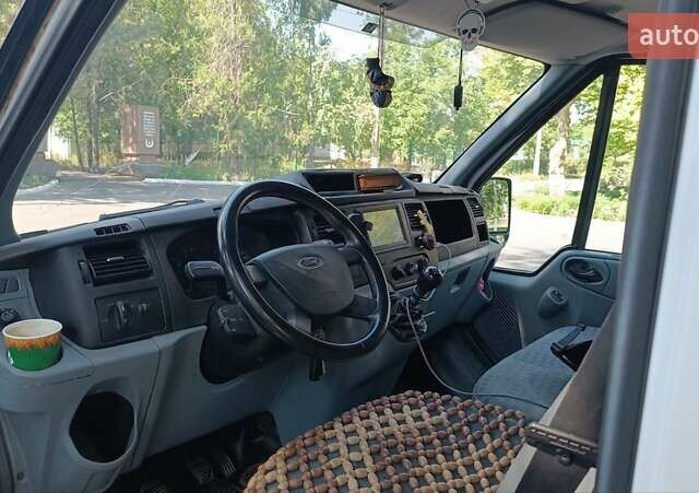 Белый Форд Транзит, объемом двигателя 2.4 л и пробегом 435 тыс. км за 9590 $, фото 5 на Automoto.ua