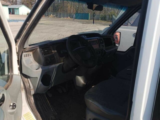 Белый Форд Транзит, объемом двигателя 2.2 л и пробегом 725 тыс. км за 6027 $, фото 6 на Automoto.ua