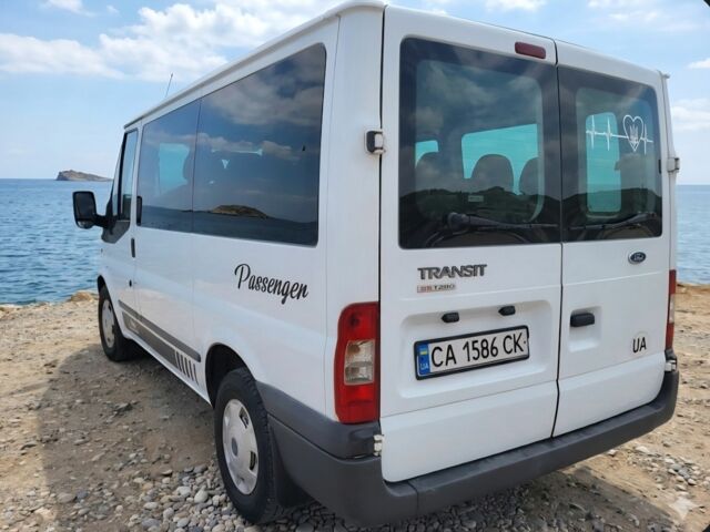 Білий Форд Транзит, об'ємом двигуна 2.2 л та пробігом 350 тис. км за 7700 $, фото 1 на Automoto.ua