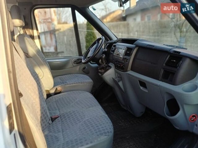 Белый Форд Транзит, объемом двигателя 2.2 л и пробегом 177 тыс. км за 8499 $, фото 4 на Automoto.ua