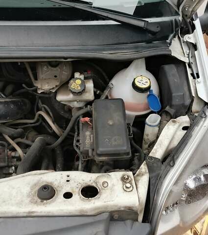 Білий Форд Транзит, об'ємом двигуна 2.2 л та пробігом 342 тис. км за 8600 $, фото 14 на Automoto.ua