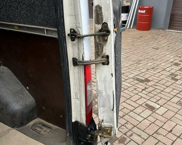 Білий Форд Транзит, об'ємом двигуна 2.2 л та пробігом 559 тис. км за 8000 $, фото 35 на Automoto.ua