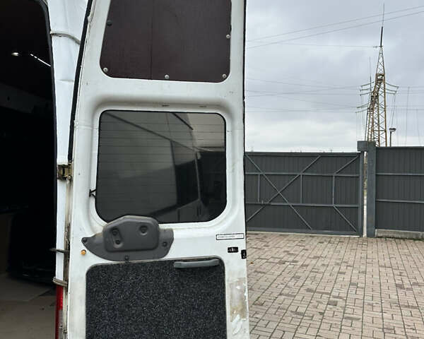 Білий Форд Транзит, об'ємом двигуна 2.2 л та пробігом 559 тис. км за 8000 $, фото 36 на Automoto.ua