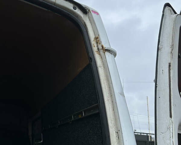 Білий Форд Транзит, об'ємом двигуна 2.2 л та пробігом 559 тис. км за 8000 $, фото 34 на Automoto.ua