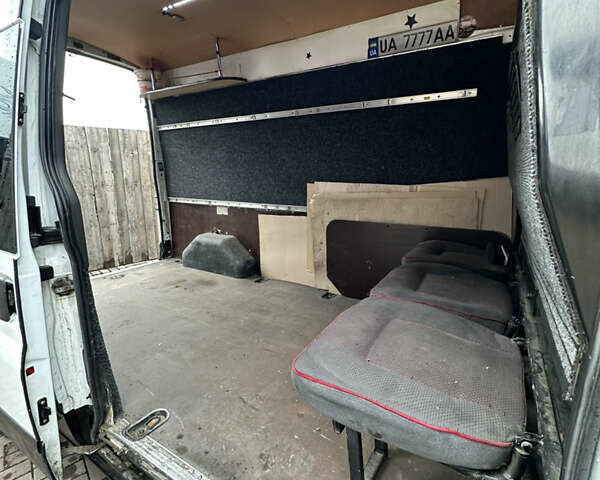Білий Форд Транзит, об'ємом двигуна 2.2 л та пробігом 559 тис. км за 8000 $, фото 40 на Automoto.ua
