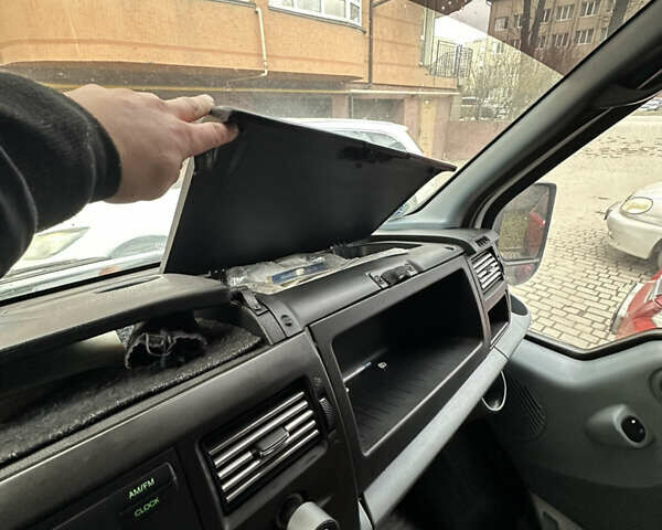 Білий Форд Транзит, об'ємом двигуна 2.2 л та пробігом 559 тис. км за 8000 $, фото 69 на Automoto.ua