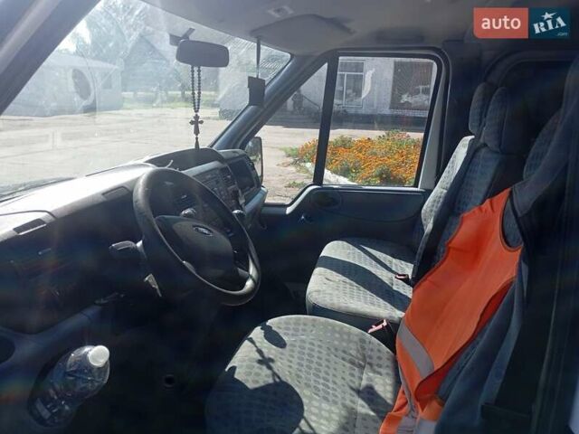 Білий Форд Транзит, об'ємом двигуна 2.2 л та пробігом 277 тис. км за 8700 $, фото 4 на Automoto.ua