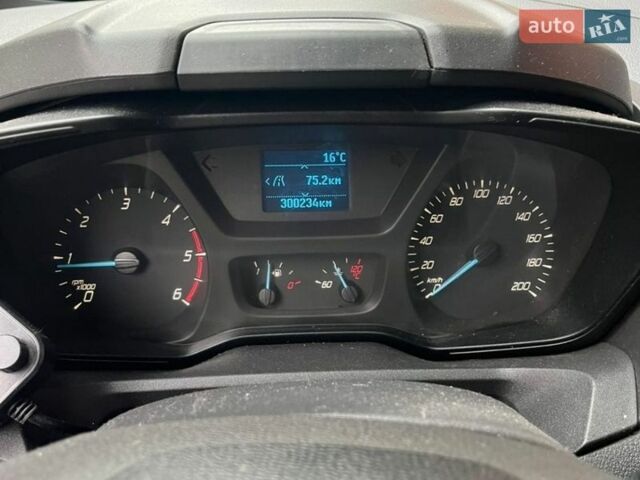 Белый Форд Транзит, объемом двигателя 2.2 л и пробегом 300 тыс. км за 12900 $, фото 4 на Automoto.ua