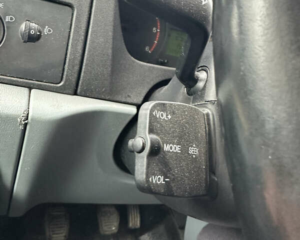 Білий Форд Транзит, об'ємом двигуна 2.2 л та пробігом 559 тис. км за 8000 $, фото 61 на Automoto.ua