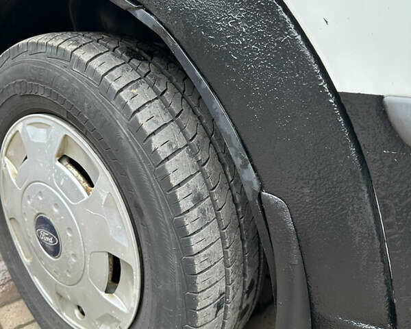 Білий Форд Транзит, об'ємом двигуна 2.2 л та пробігом 559 тис. км за 8000 $, фото 12 на Automoto.ua