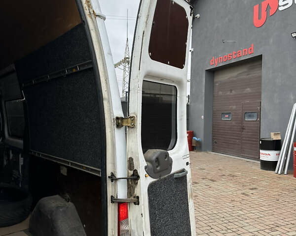Білий Форд Транзит, об'ємом двигуна 2.2 л та пробігом 559 тис. км за 8000 $, фото 33 на Automoto.ua