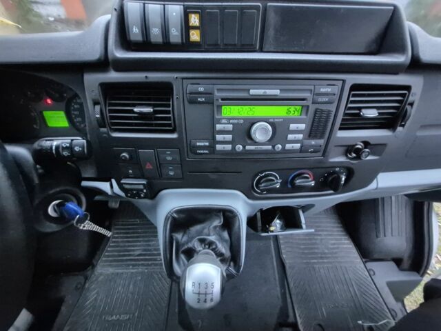 Білий Форд Транзит, об'ємом двигуна 2.2 л та пробігом 270 тис. км за 11022 $, фото 4 на Automoto.ua