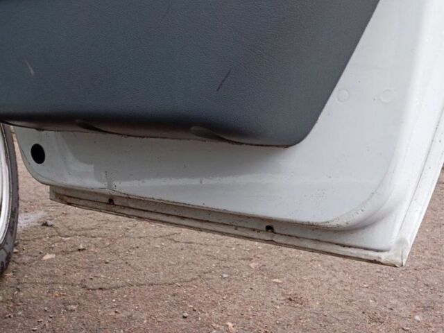 Белый Форд Транзит, объемом двигателя 2.2 л и пробегом 180 тыс. км за 10000 $, фото 4 на Automoto.ua