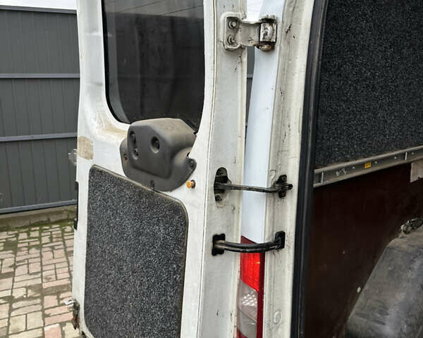 Білий Форд Транзит, об'ємом двигуна 2.2 л та пробігом 559 тис. км за 8000 $, фото 38 на Automoto.ua