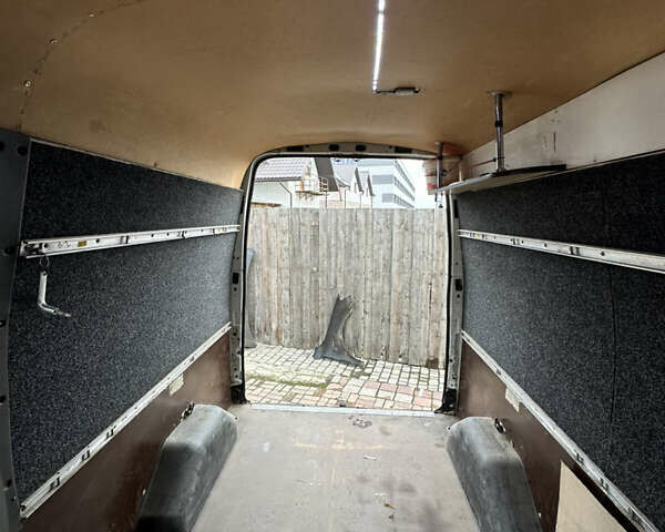 Білий Форд Транзит, об'ємом двигуна 2.2 л та пробігом 559 тис. км за 8000 $, фото 43 на Automoto.ua