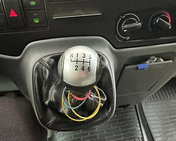 Білий Форд Транзит, об'ємом двигуна 2.2 л та пробігом 559 тис. км за 8000 $, фото 64 на Automoto.ua