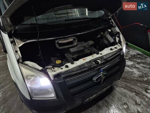 Білий Форд Транзит, об'ємом двигуна 2.2 л та пробігом 275 тис. км за 6299 $, фото 5 на Automoto.ua