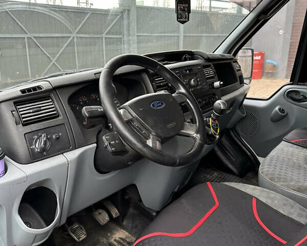 Білий Форд Транзит, об'ємом двигуна 2.2 л та пробігом 559 тис. км за 8000 $, фото 15 на Automoto.ua