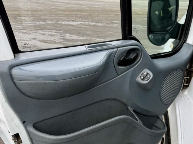 Белый Форд Транзит, объемом двигателя 2.2 л и пробегом 510 тыс. км за 6950 $, фото 6 на Automoto.ua