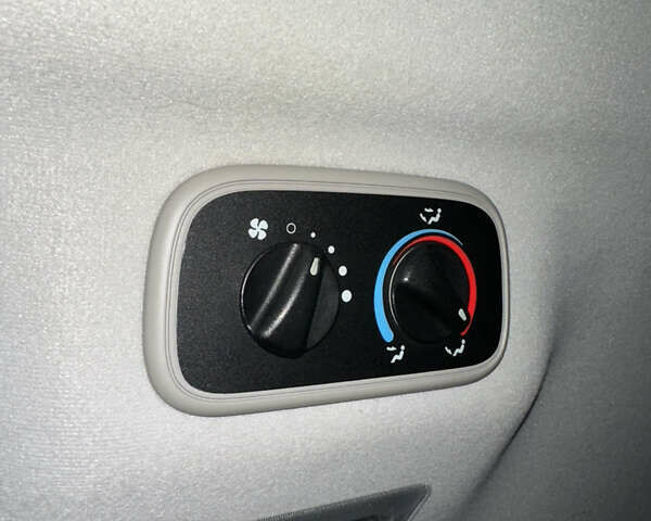 Білий Форд Транзит, об'ємом двигуна 2.2 л та пробігом 168 тис. км за 12400 $, фото 23 на Automoto.ua