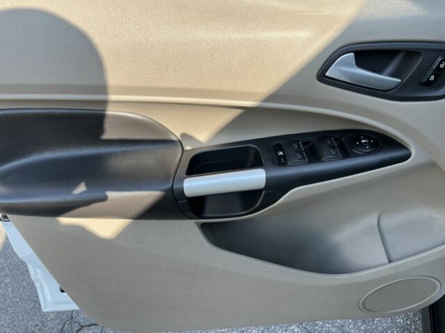 Білий Форд Транзит, об'ємом двигуна 2.5 л та пробігом 250 тис. км за 10700 $, фото 16 на Automoto.ua