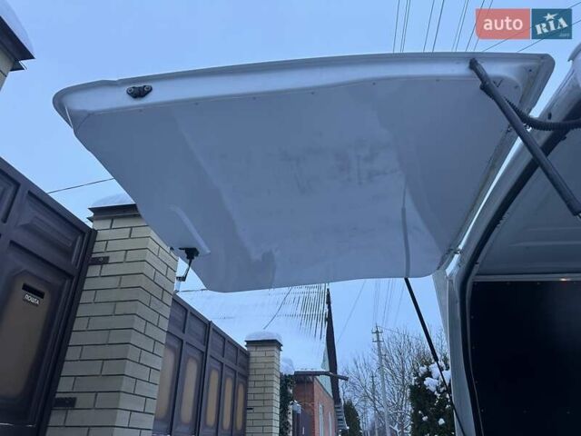 Белый Форд Транзит, объемом двигателя 2.2 л и пробегом 211 тыс. км за 8500 $, фото 42 на Automoto.ua