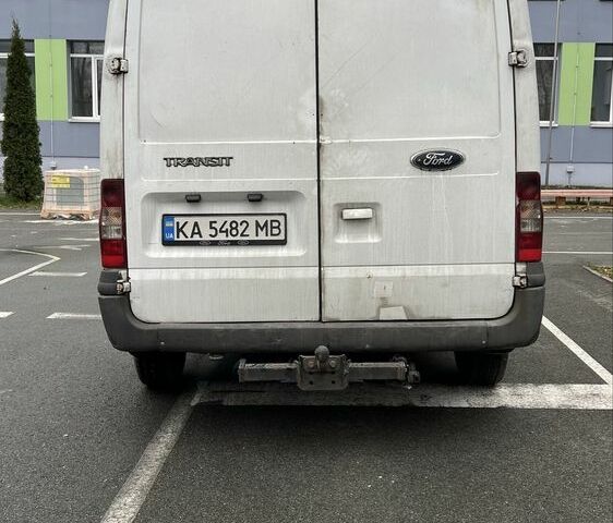 Белый Форд Транзит, объемом двигателя 2.2 л и пробегом 555 тыс. км за 9000 $, фото 3 на Automoto.ua