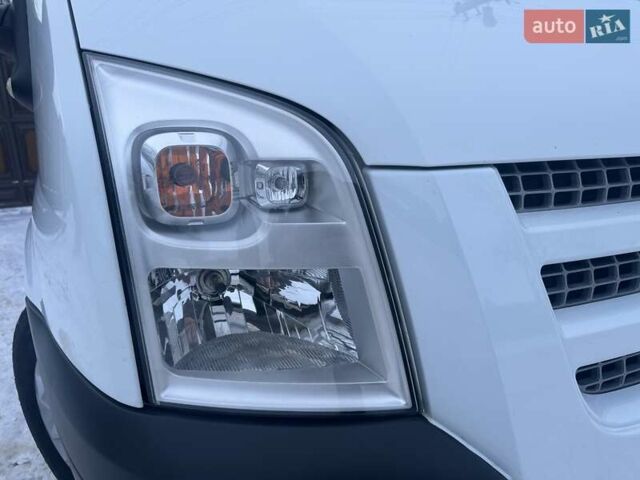 Белый Форд Транзит, объемом двигателя 2.2 л и пробегом 211 тыс. км за 8500 $, фото 8 на Automoto.ua