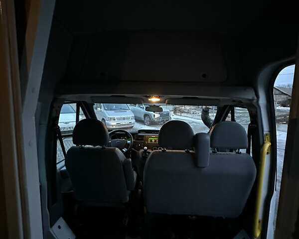 Білий Форд Транзит, об'ємом двигуна 2.2 л та пробігом 168 тис. км за 12400 $, фото 32 на Automoto.ua