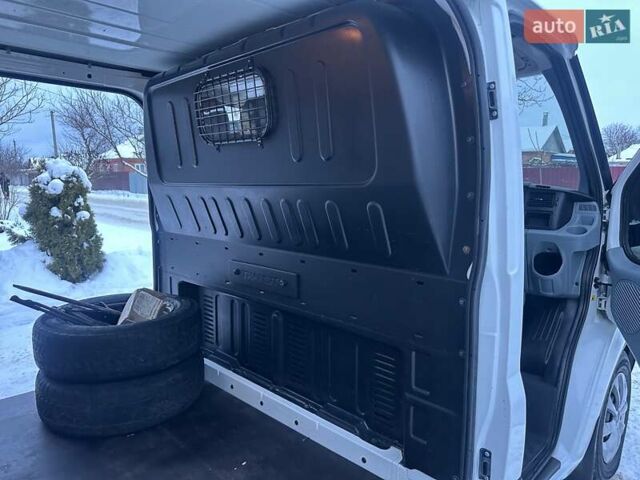 Белый Форд Транзит, объемом двигателя 2.2 л и пробегом 211 тыс. км за 8500 $, фото 44 на Automoto.ua