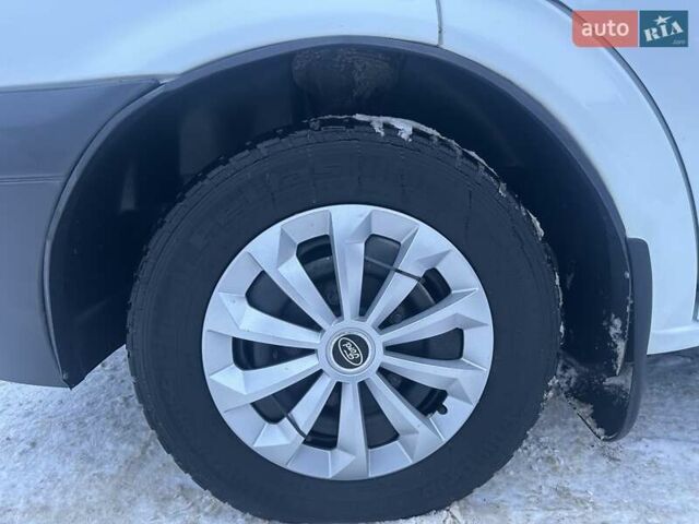 Белый Форд Транзит, объемом двигателя 2.2 л и пробегом 211 тыс. км за 8500 $, фото 17 на Automoto.ua