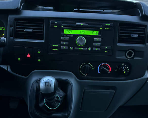 Білий Форд Транзит, об'ємом двигуна 2.2 л та пробігом 168 тис. км за 12400 $, фото 22 на Automoto.ua