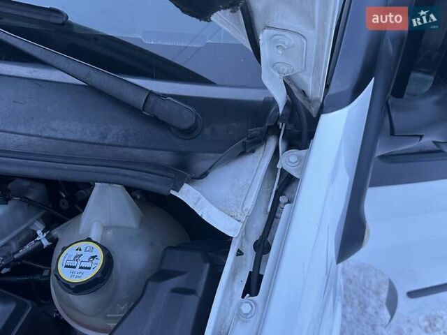 Белый Форд Транзит, объемом двигателя 2.2 л и пробегом 211 тыс. км за 8500 $, фото 54 на Automoto.ua