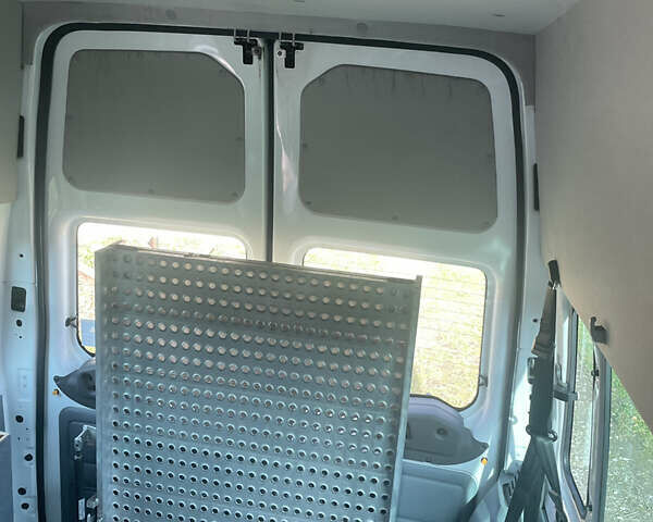 Білий Форд Транзит, об'ємом двигуна 2.2 л та пробігом 192 тис. км за 15200 $, фото 14 на Automoto.ua