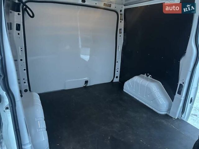 Белый Форд Транзит, объемом двигателя 2.2 л и пробегом 211 тыс. км за 8500 $, фото 45 на Automoto.ua