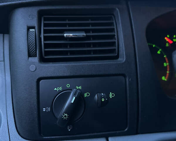 Білий Форд Транзит, об'ємом двигуна 2.2 л та пробігом 168 тис. км за 12400 $, фото 18 на Automoto.ua