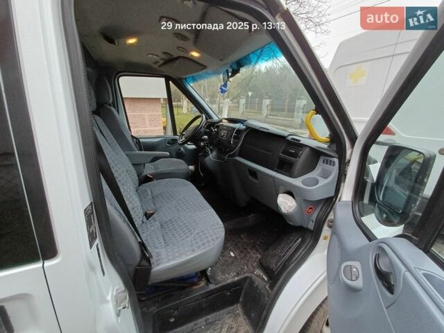 Білий Форд Транзит, об'ємом двигуна 2.2 л та пробігом 371 тис. км за 12000 $, фото 7 на Automoto.ua