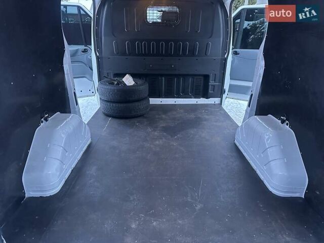 Белый Форд Транзит, объемом двигателя 2.2 л и пробегом 211 тыс. км за 8500 $, фото 41 на Automoto.ua