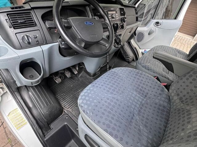 Білий Форд Транзит, об'ємом двигуна 2.2 л та пробігом 232 тис. км за 10800 $, фото 12 на Automoto.ua