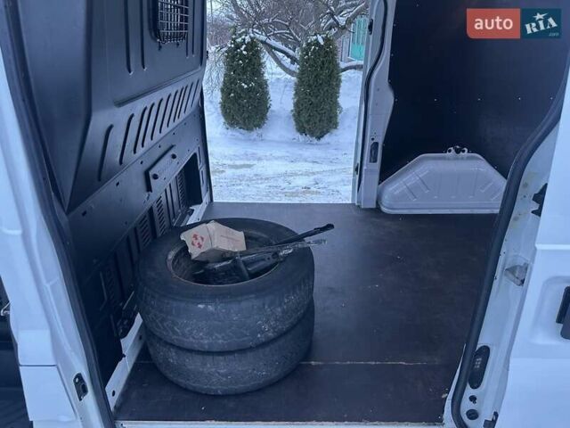 Белый Форд Транзит, объемом двигателя 2.2 л и пробегом 211 тыс. км за 8500 $, фото 40 на Automoto.ua