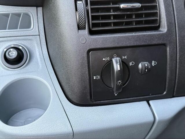 Белый Форд Транзит, объемом двигателя 2.2 л и пробегом 145 тыс. км за 14500 $, фото 14 на Automoto.ua