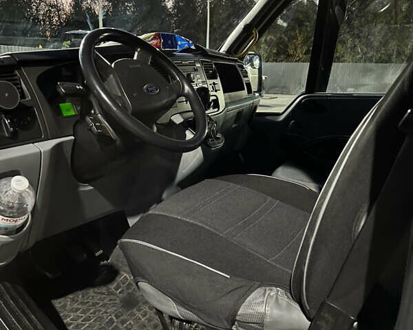 Білий Форд Транзит, об'ємом двигуна 2.2 л та пробігом 405 тис. км за 9500 $, фото 7 на Automoto.ua