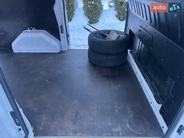 Белый Форд Транзит, объемом двигателя 2.2 л и пробегом 211 тыс. км за 8500 $, фото 43 на Automoto.ua