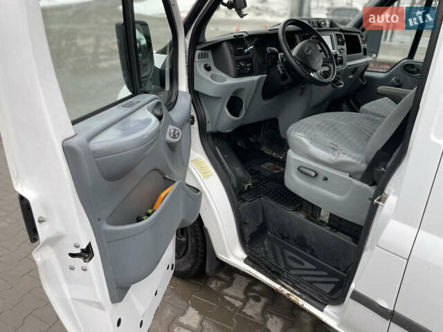 Белый Форд Транзит, объемом двигателя 2.2 л и пробегом 385 тыс. км за 10800 $, фото 19 на Automoto.ua