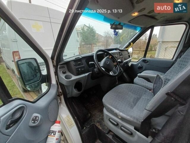 Білий Форд Транзит, об'ємом двигуна 2.2 л та пробігом 371 тис. км за 12000 $, фото 9 на Automoto.ua